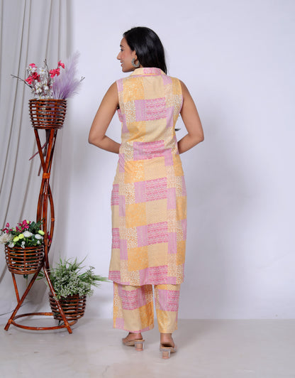Sakura Women's Peach Sleeveless Kurta Set with Patch Print