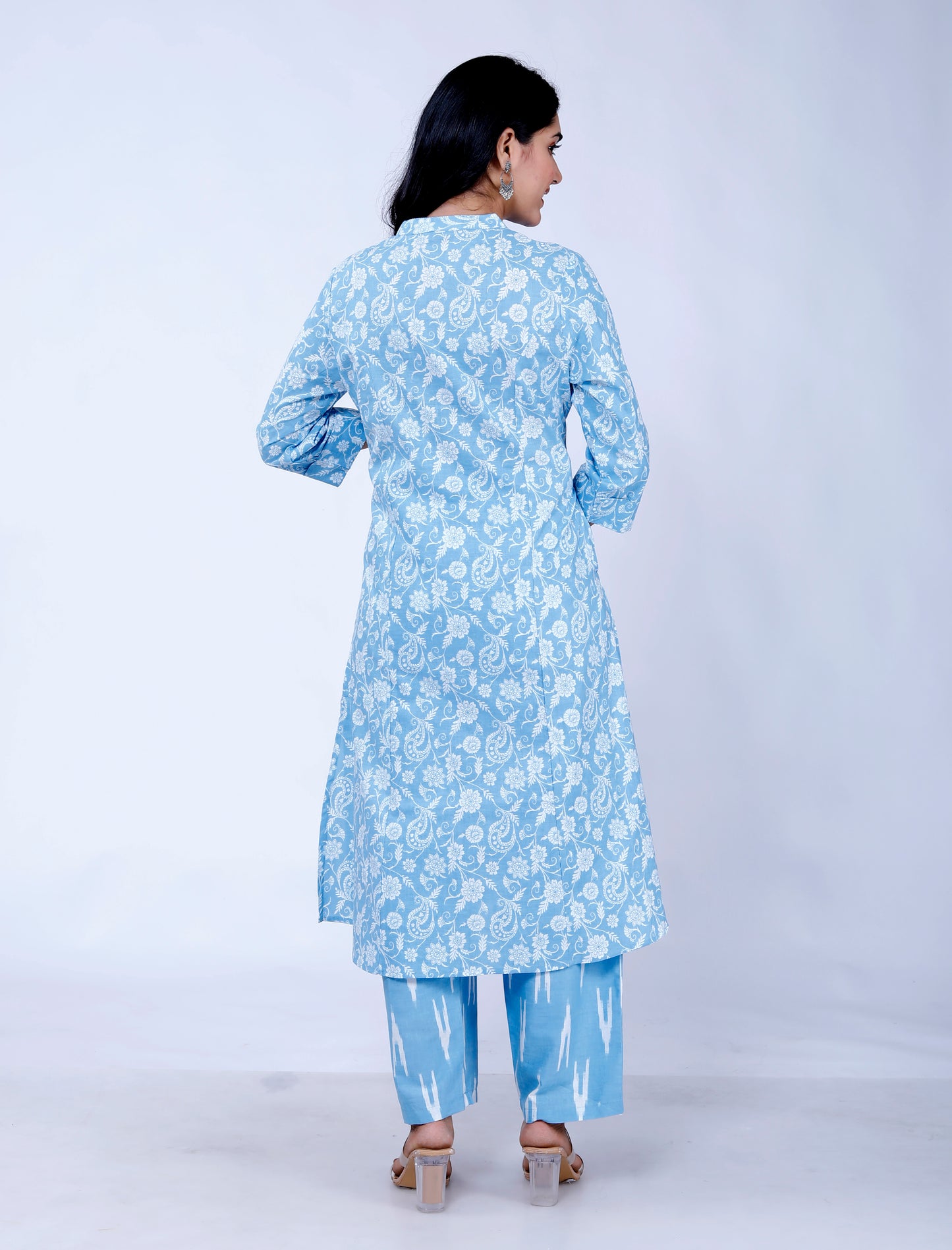 Women’s Sky Blue Floral Cambric Cotton Princess Cut Kurta Set with Palazzo – Pocket-Friendly Ethnic Wear for Casual & Festive Looks